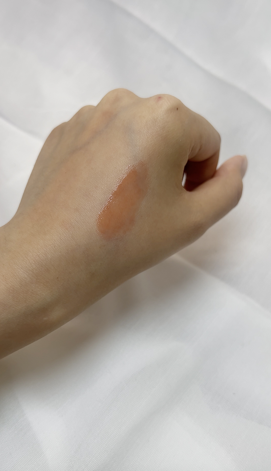 顯色度較低，需要多搽幾層。